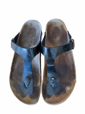Birkenstocks Gizeh Black Patent Leather T-Strap Sandals